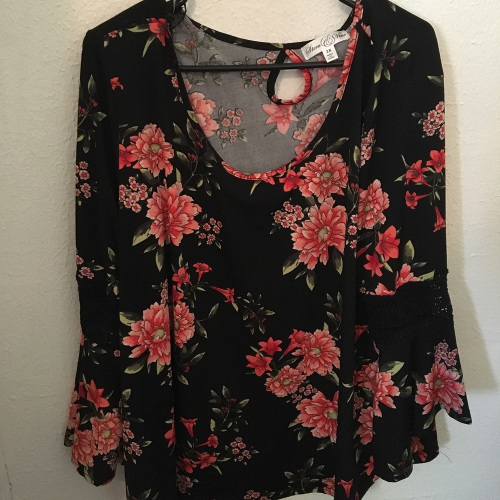 Floral bell sleeve blouse
